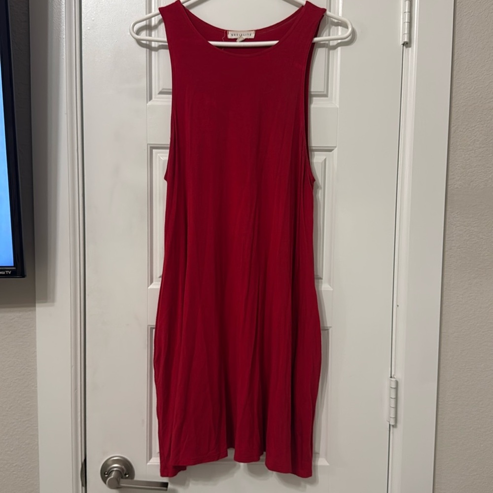 Socialite red dress with pockets